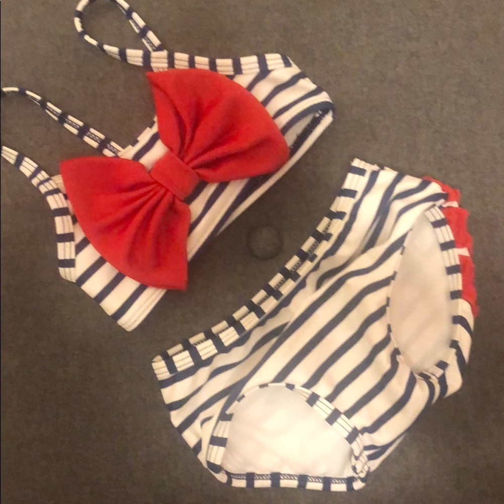 Ruffle butts 6-12m suit